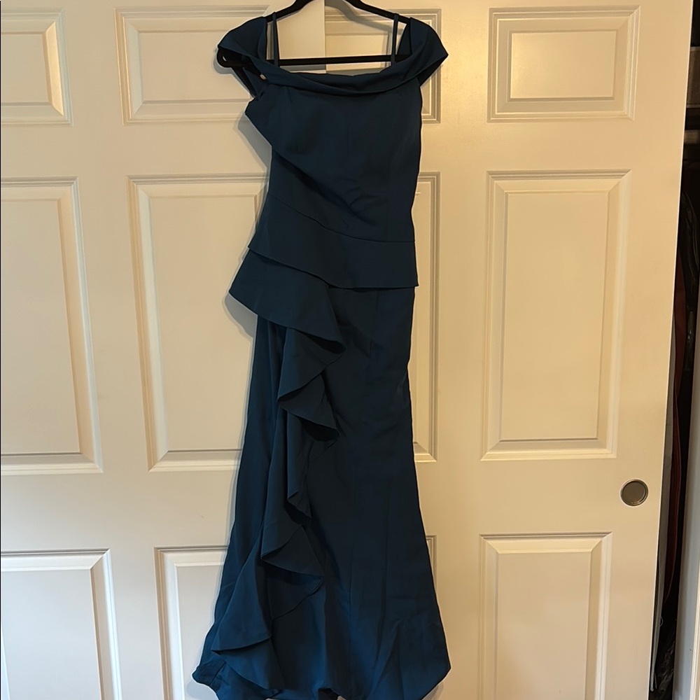 Elegant Blue Evening Gown
